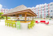 Grand Decameron Cornwall Beach