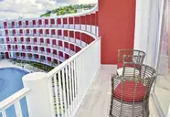 Grand Decameron Cornwall Beach