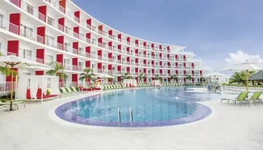 Grand Decameron Cornwall Beach