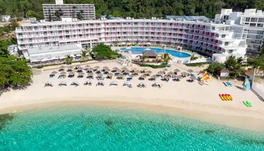 Grand Decameron Cornwall Beach