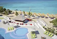 Grand Decameron Cornwall Beach