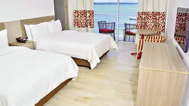 Grand Decameron Cornwall Beach