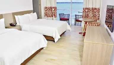 Grand Decameron Cornwall Beach