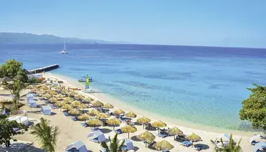 Grand Decameron Cornwall Beach
