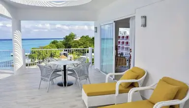 Grand Decameron Cornwall Beach