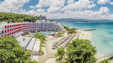 Grand Decameron Cornwall Beach