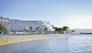Grand Decameron Cornwall Beach
