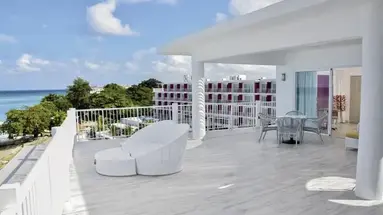 Grand Decameron Cornwall Beach