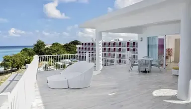 Grand Decameron Cornwall Beach