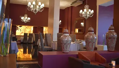 Grand Oasis Palm