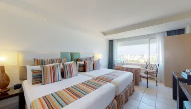 Grand Oasis Palm