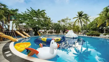 Grand Oasis Palm
