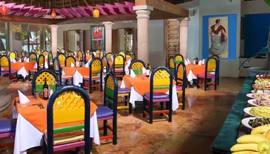 Grand Oasis Palm