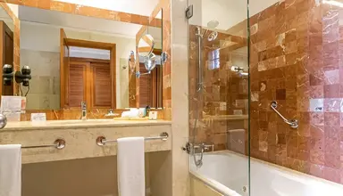 Grand Palladium Colonial Resort & Spa