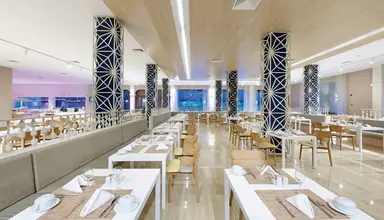 Grand Palladium Colonial Resort & Spa