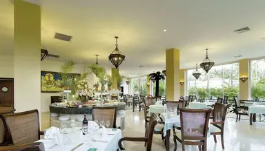 Grand Palladium Palace Resort Spa & Casino