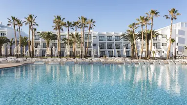 Grand Palladium White Island