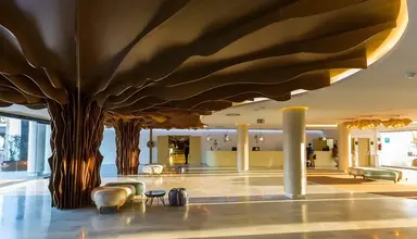 Grand Palladium White Island