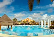 Grand Palladium White Sand Resort