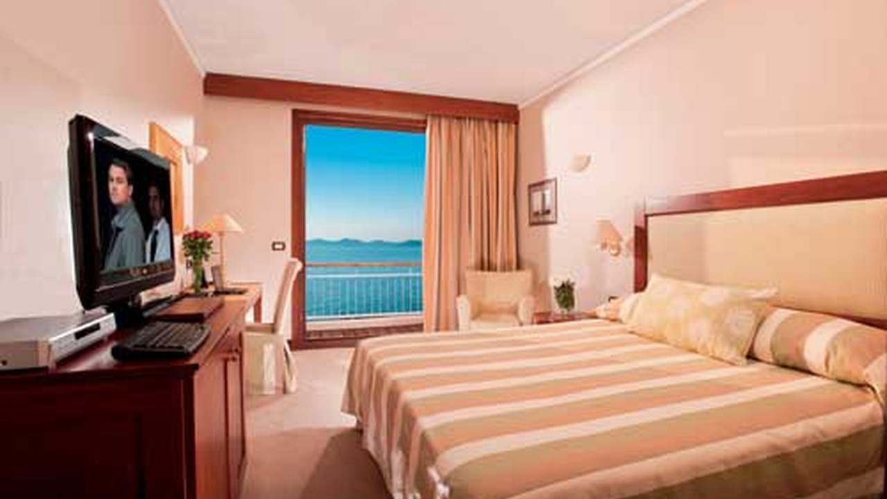 Grand Resort Lagonissi (Lagonissi)