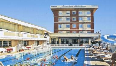 Grand Riviera