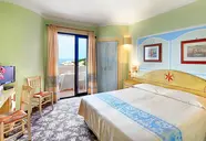 Grand Smeraldo Beach