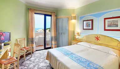 Grand Smeraldo Beach