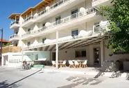 Grand Theoni Suites & Spa