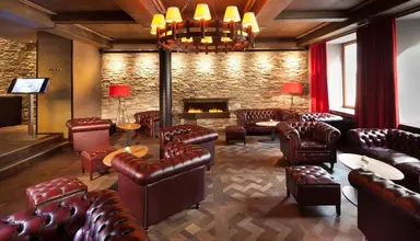 Grauer Bar