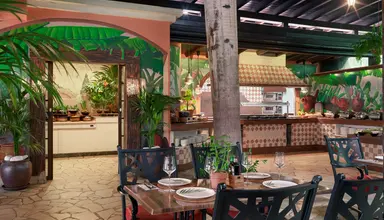 Green Garden Resort & Suites