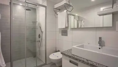 Green Garden Suite