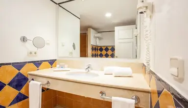 Grupotel Macarella Suites & Spa