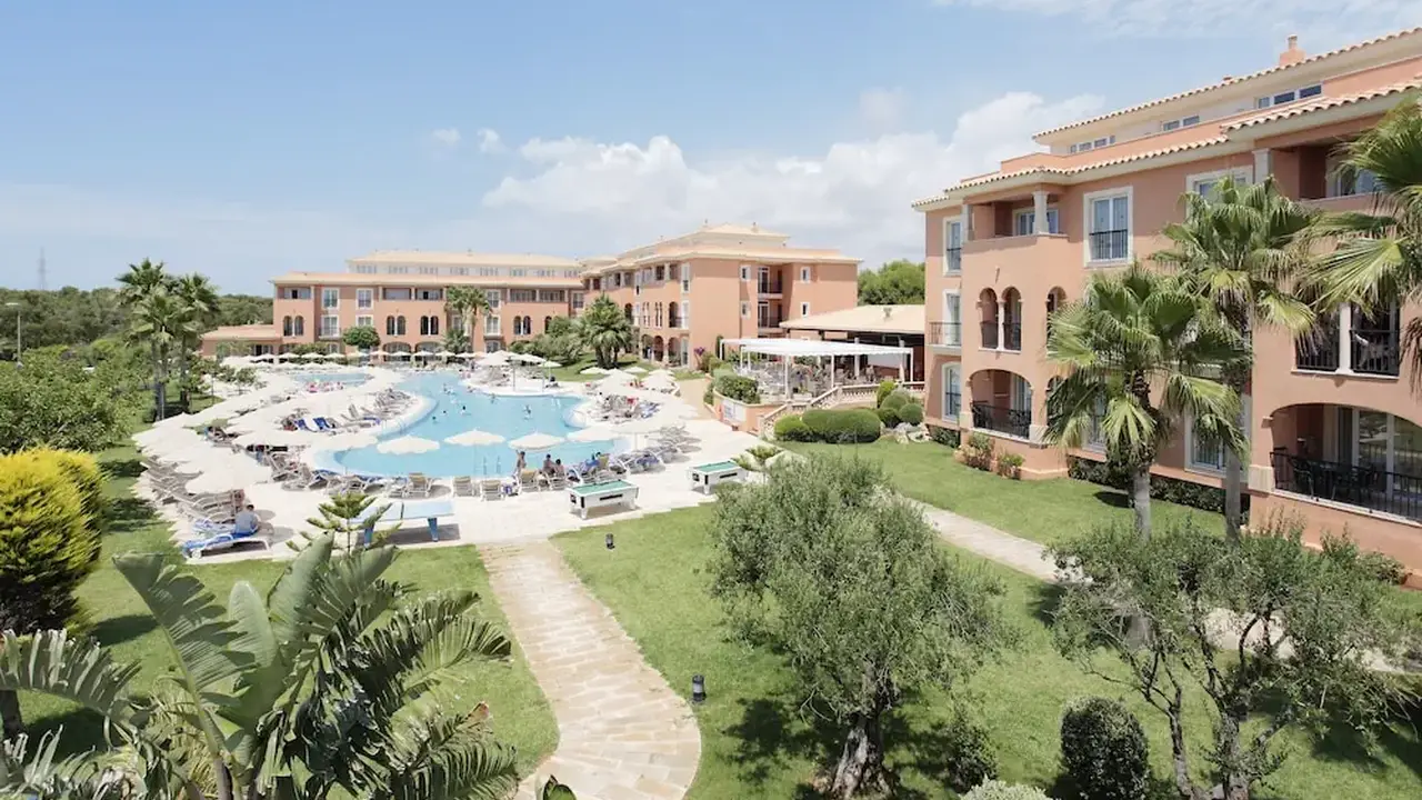 Grupotel Macarella Suites & Spa