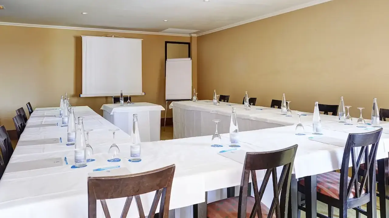 Grupotel Macarella Suites & Spa