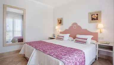 Grupotel Macarella Suites & Spa