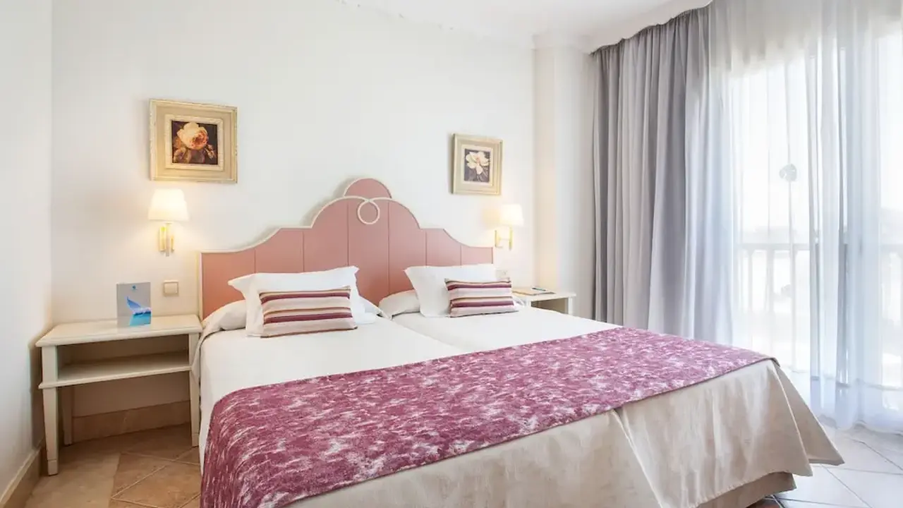 Grupotel Macarella Suites & Spa