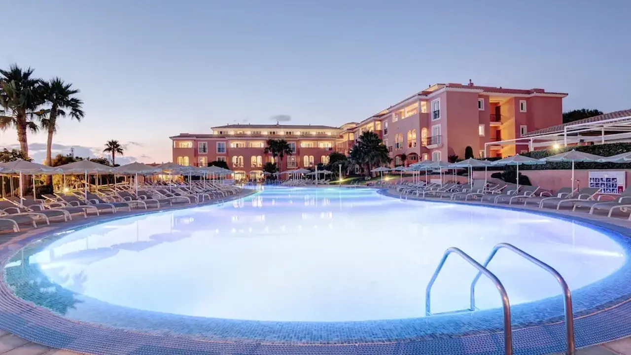 Grupotel Macarella Suites & Spa