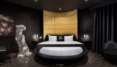 H Hotel