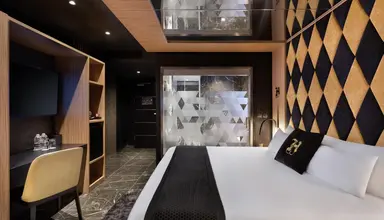 H Hotel