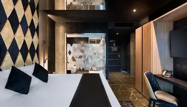 H Hotel