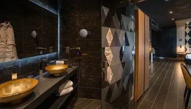 H Hotel