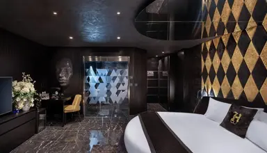 H Hotel