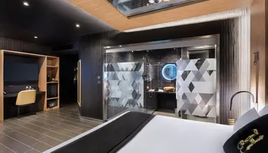 H Hotel