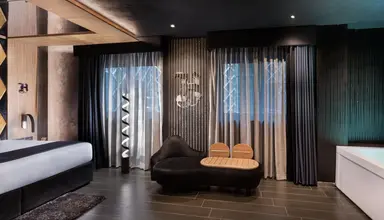 H Hotel