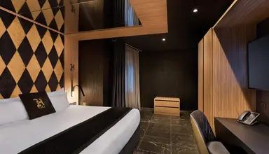H Hotel