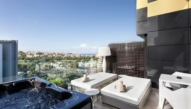 H Hotel