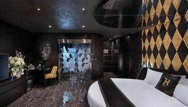 H Hotel