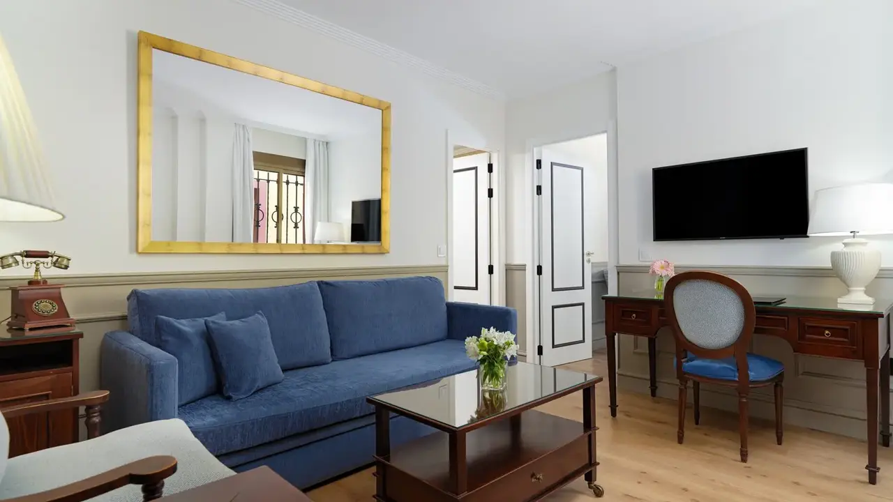 H10 Corregidor Boutique