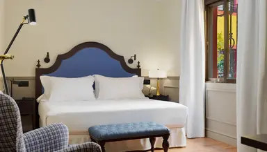 H10 Corregidor Boutique