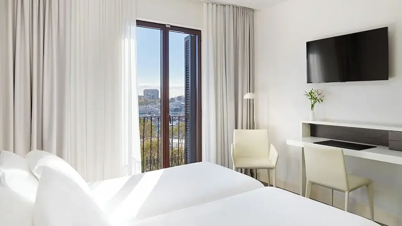 H10 Port Vell